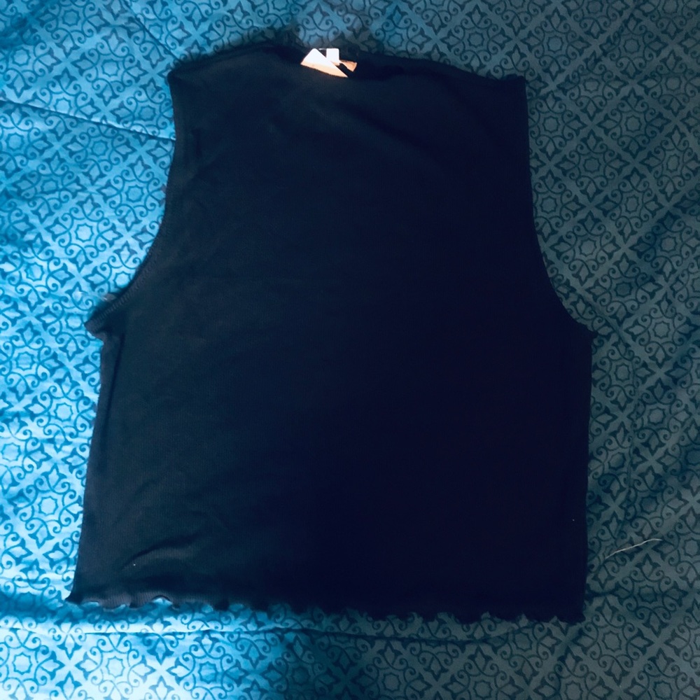 TOP - Ribbed Sleeveless Top - Picture 2 of 5